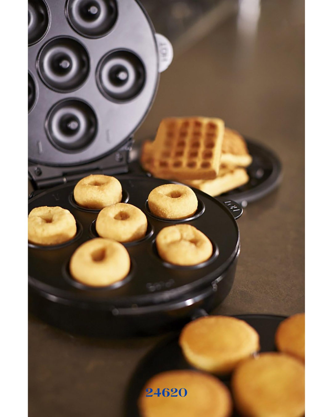 RUSSELL HOBBS FIESTA 3-IN-1 CAKE MAKER 900W